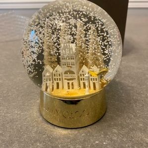 Jimmy Choo snow globe